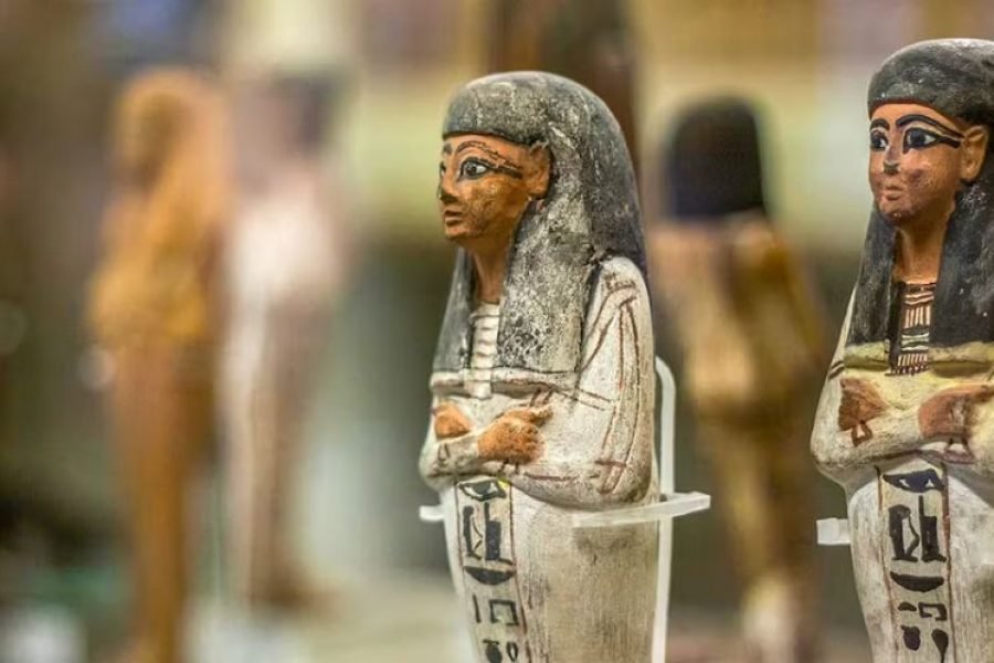 Full day tour to Egyptian Museum , Mohaned Ali Mosque and Khan el Khalili Bazar